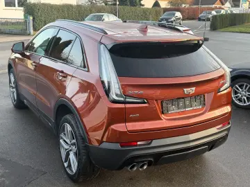 CADILLAC XT4 Premium Luxury AWD