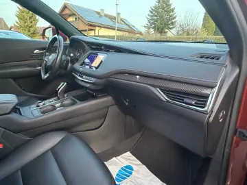 CADILLAC XT4 Premium Luxury AWD