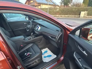 CADILLAC XT4 Premium Luxury AWD