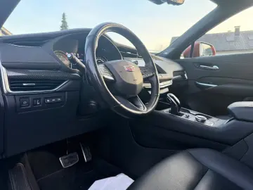 CADILLAC XT4 Premium Luxury AWD