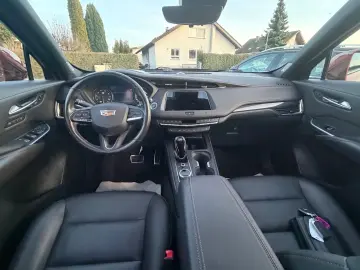 CADILLAC XT4 Premium Luxury AWD