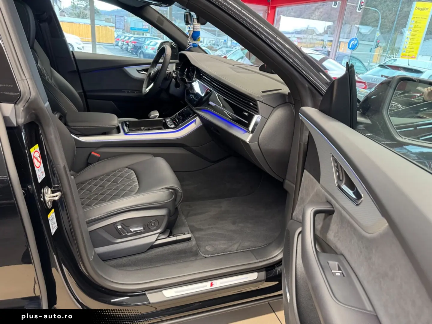 AUDI Q8 50 TDI quattro Black Edition 23  Masage