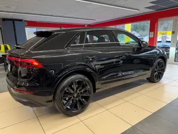 AUDI Q8 50 TDI quattro Black Edition 23  Masage