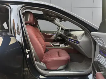 BMW 740 d xDrive M Sport Pro INDIV Theater TV