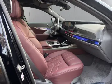 BMW 740 d xDrive M Sport Pro INDIV Theater TV