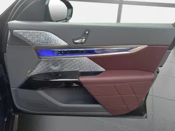 BMW 740 d xDrive M Sport Pro INDIV Theater TV