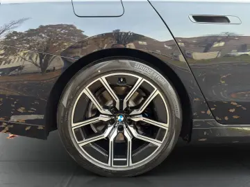 BMW 740 d xDrive M Sport Pro INDIV Theater TV