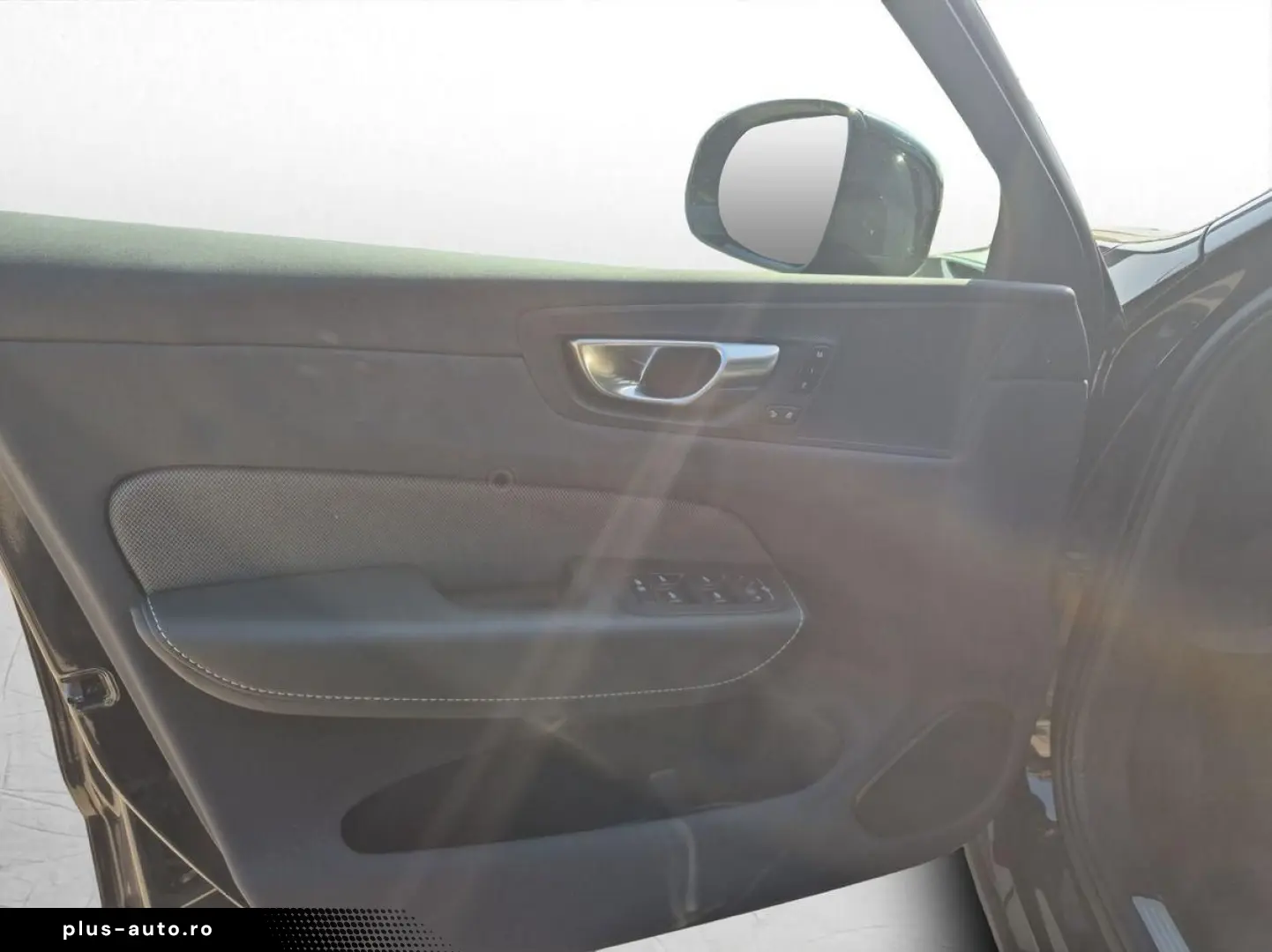 VOLVO XC60 T6 AWD Plus Black Edition HUD PANO H K 21