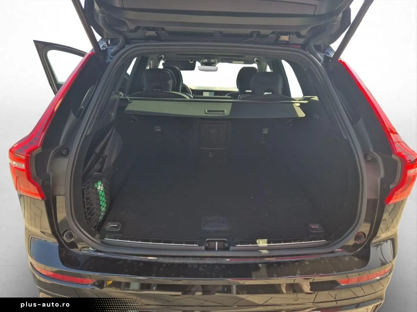 VOLVO XC60 T6 AWD Plus Black Edition HUD PANO H K 21