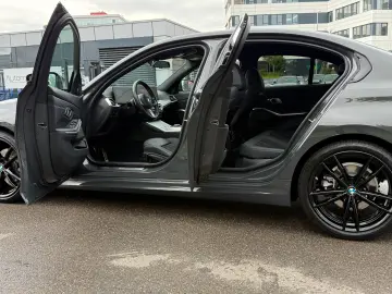 BMW 320d xD M Sport 19  ACC HuD h k  StHzg