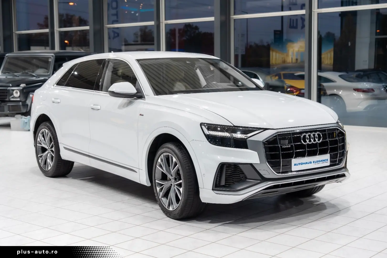 AUDI Q8 TFSI quattro S-LINE LEDER B O HEAD-UP LED