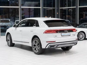AUDI Q8 TFSI quattro S-LINE LEDER B O HEAD-UP LED