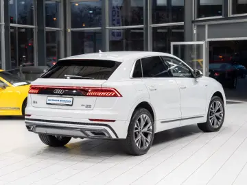 AUDI Q8 TFSI quattro S-LINE LEDER B O HEAD-UP LED