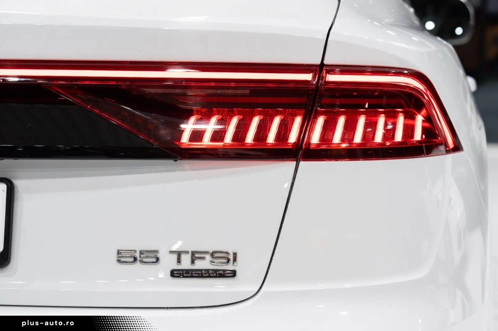 AUDI Q8 TFSI quattro S-LINE LEDER B O HEAD-UP LED