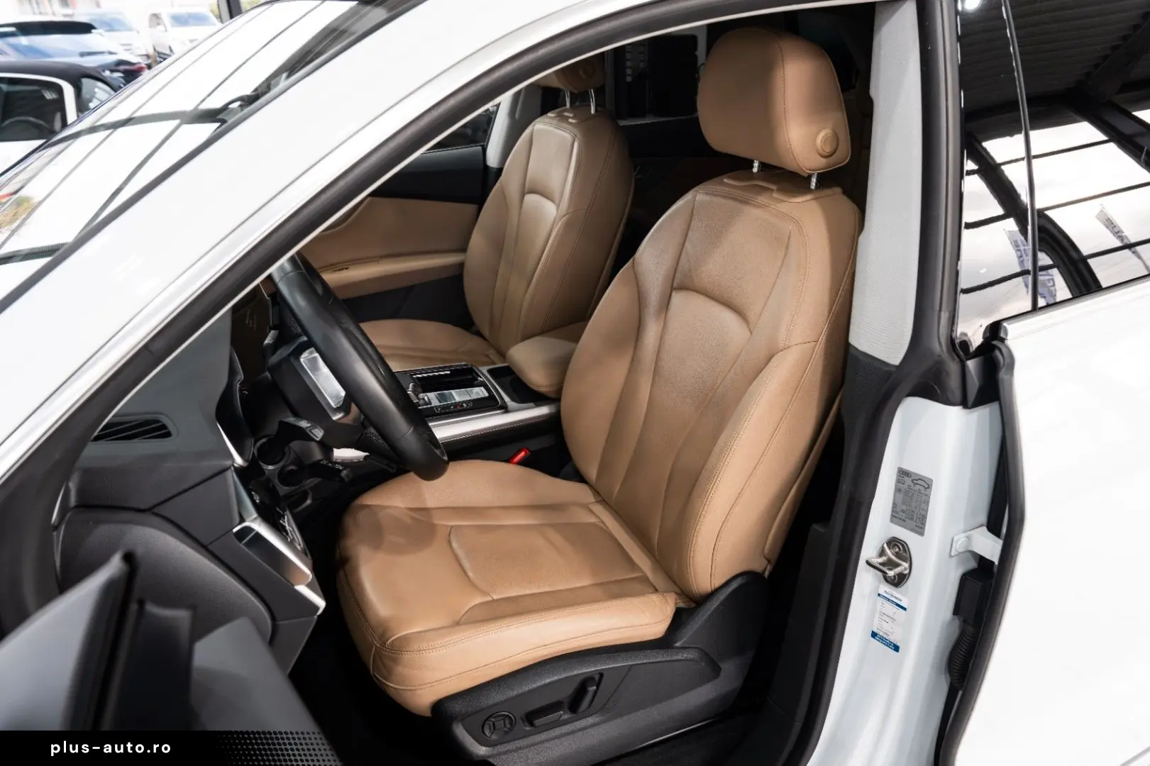 AUDI Q8 TFSI quattro S-LINE LEDER B O HEAD-UP LED