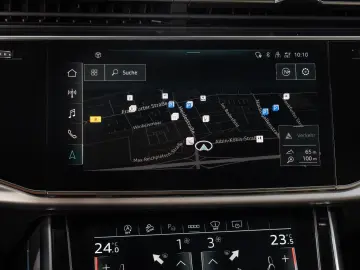 AUDI Q8 TFSI quattro S-LINE LEDER B O HEAD-UP LED