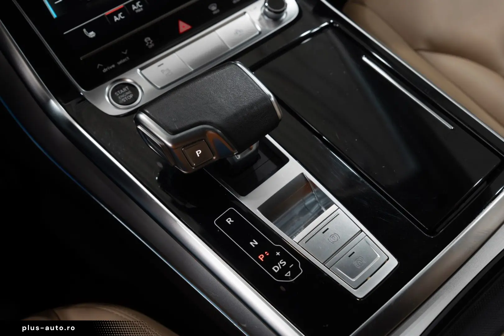 AUDI Q8 TFSI quattro S-LINE LEDER B O HEAD-UP LED