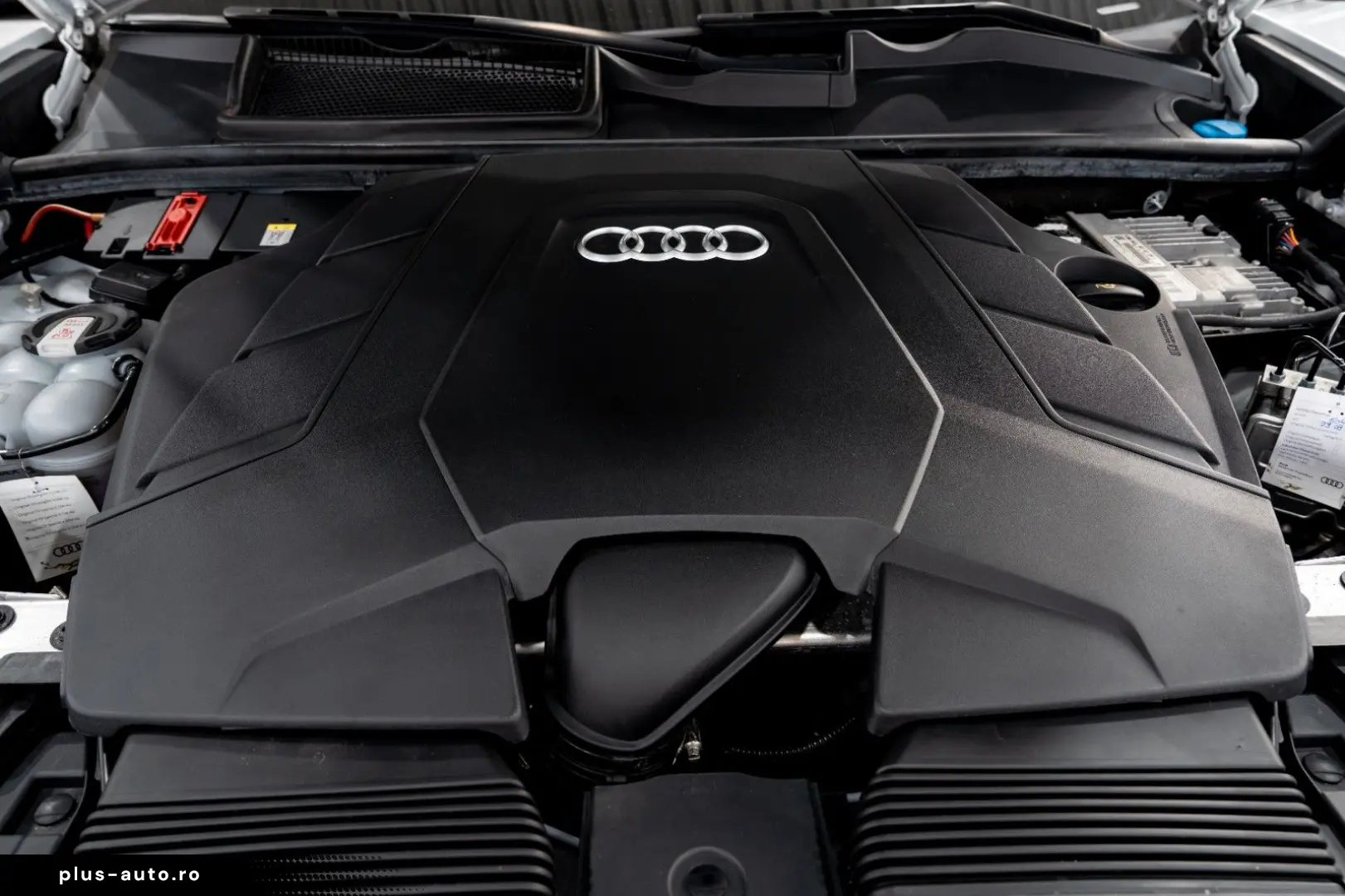 AUDI Q8 TFSI quattro S-LINE LEDER B O HEAD-UP LED