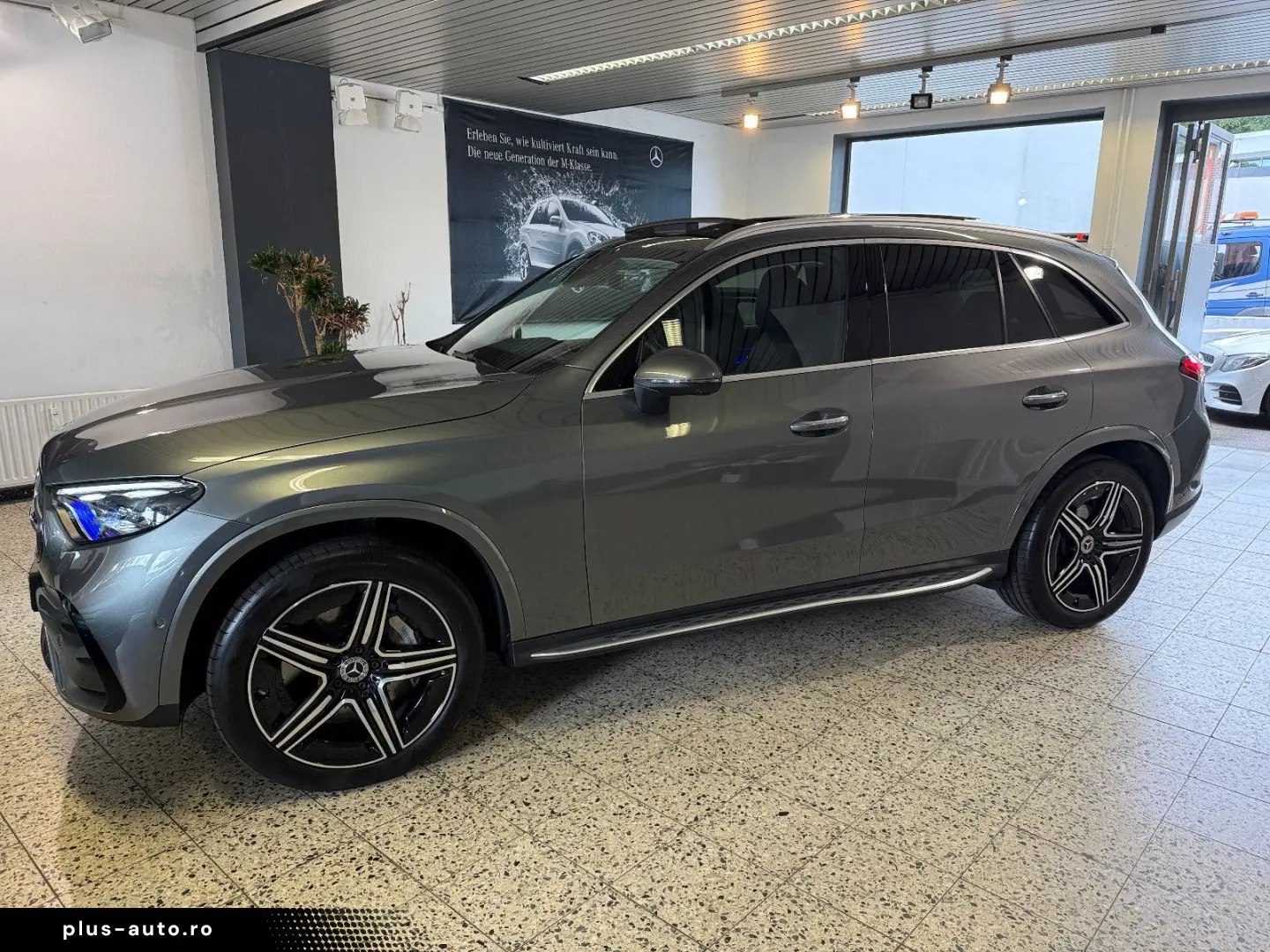 MERCEDES-BENZ GLC 300 4Ma AMG NAVI LED DISTR HUD MEMORY