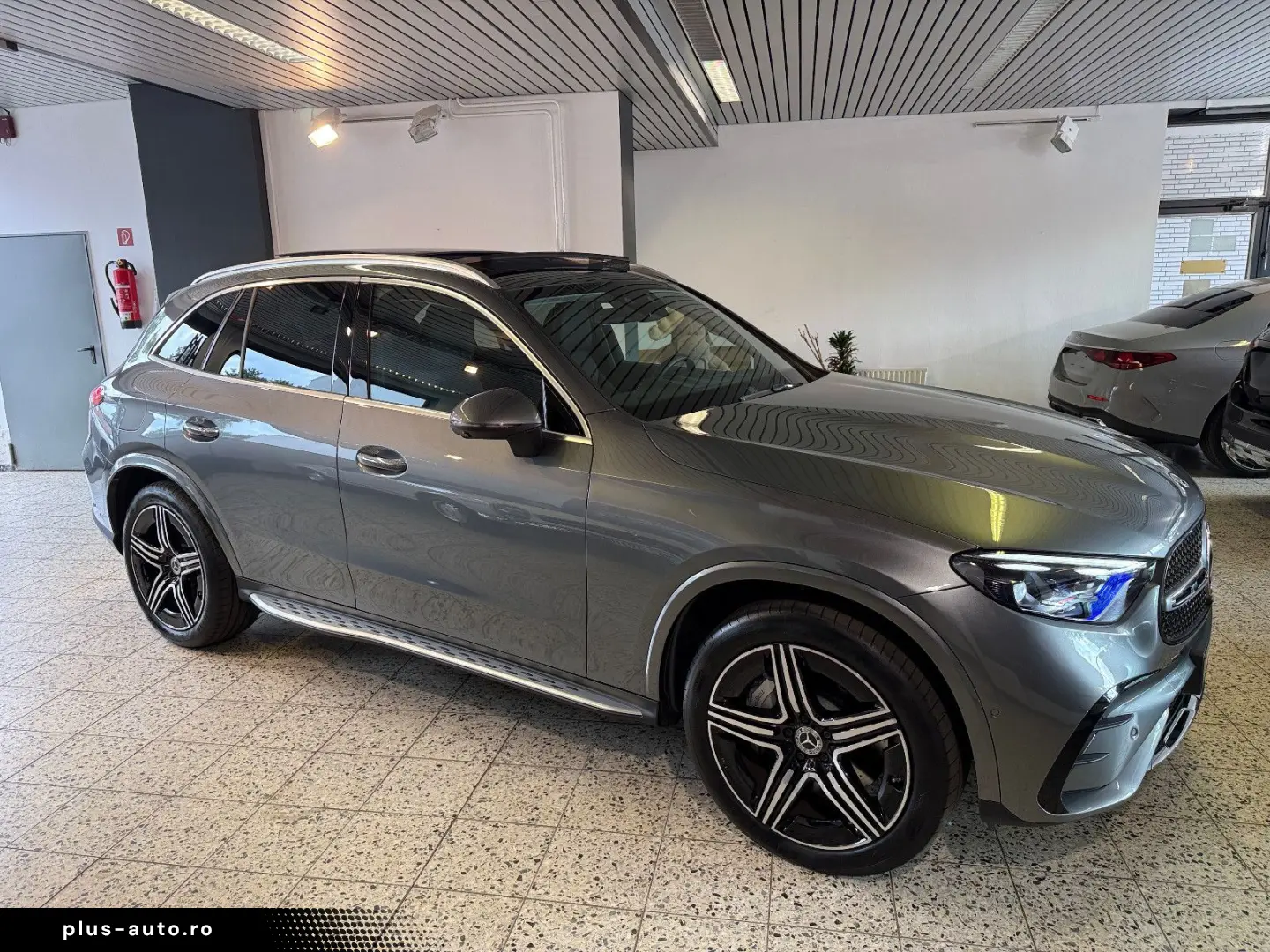 MERCEDES-BENZ GLC 300 4Ma AMG NAVI LED DISTR HUD MEMORY