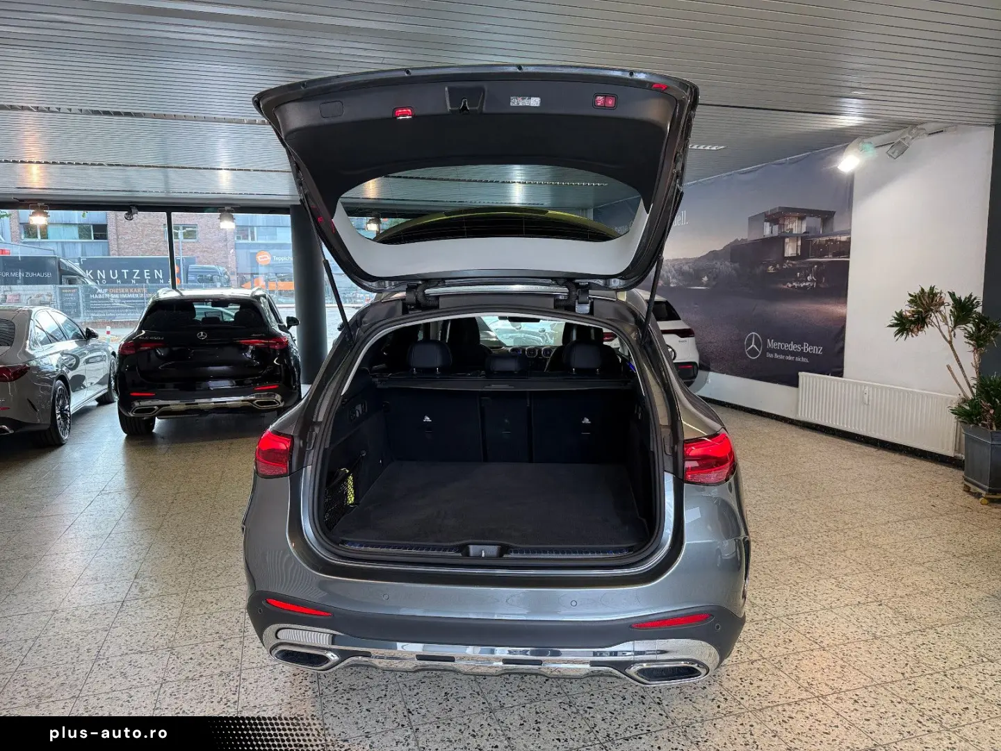 MERCEDES-BENZ GLC 300 4Ma AMG NAVI LED DISTR HUD MEMORY