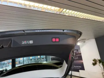 MERCEDES-BENZ GLC 300 4Ma AMG NAVI LED DISTR HUD MEMORY