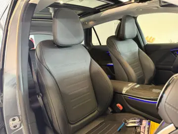 MERCEDES-BENZ GLC 300 4Ma AMG NAVI LED DISTR HUD MEMORY