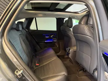 MERCEDES-BENZ GLC 300 4Ma AMG NAVI LED DISTR HUD MEMORY