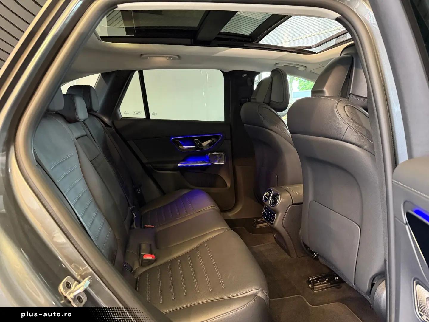 MERCEDES-BENZ GLC 300 4Ma AMG NAVI LED DISTR HUD MEMORY