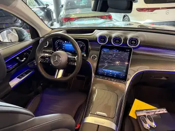 MERCEDES-BENZ GLC 300 4Ma AMG NAVI LED DISTR HUD MEMORY