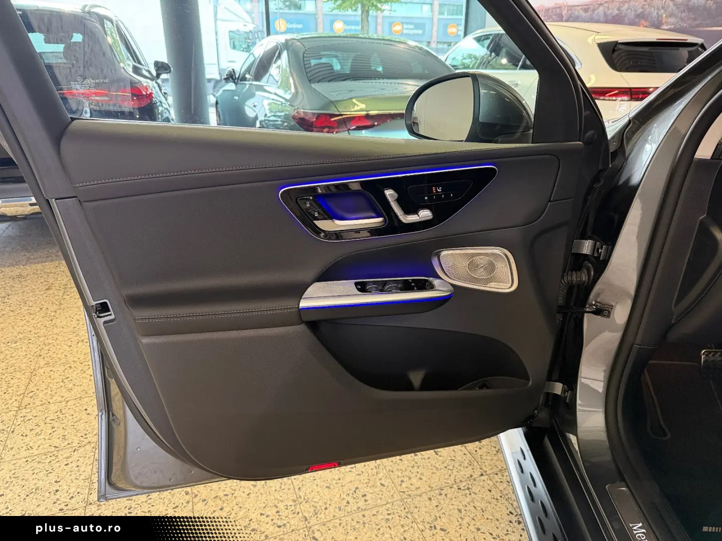 MERCEDES-BENZ GLC 300 4Ma AMG NAVI LED DISTR HUD MEMORY