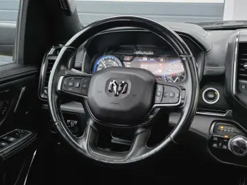 DODGE RAM 1500 5.7 4x4 Limited LED HUD ACC H&K LPG