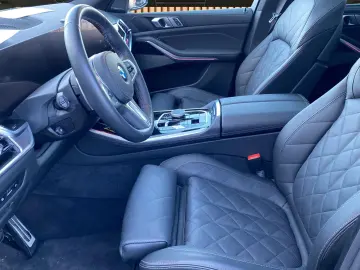 BMW X5 M60 i xDrive SkyLounge