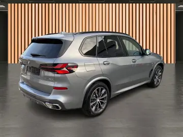 BMW X5 xDrive 30d M Sport SkyLounge