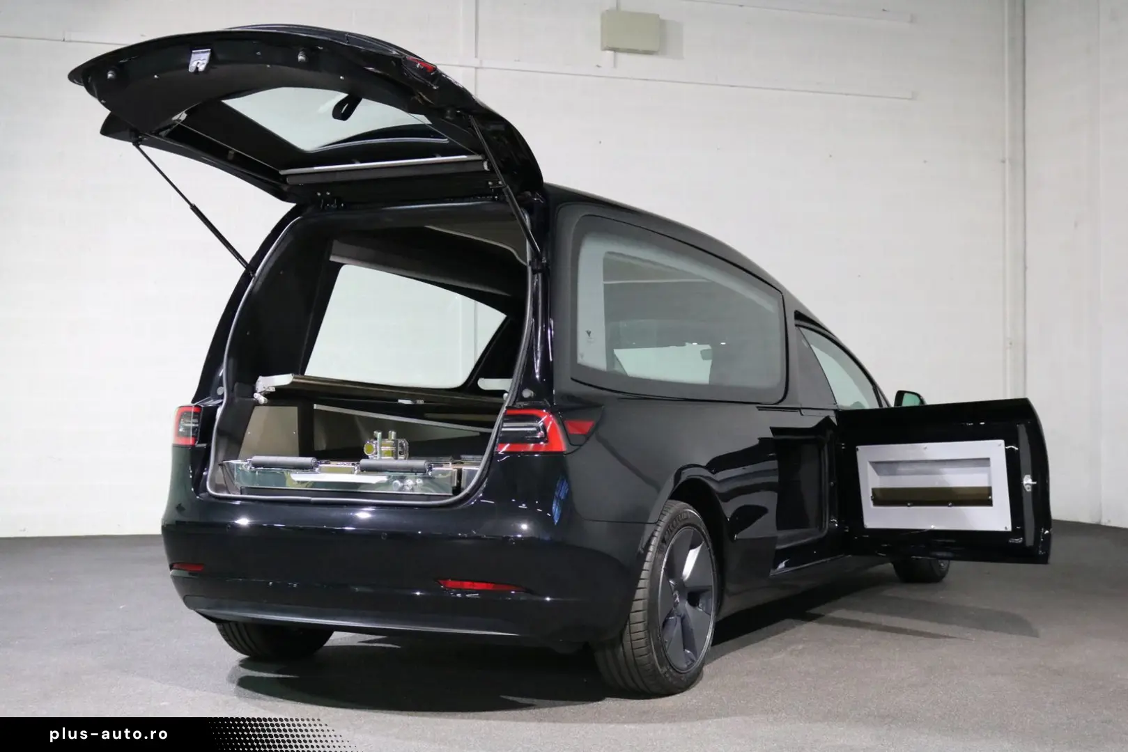 TESLA Hearse 3 Bestattungswagen Leichenwagen
