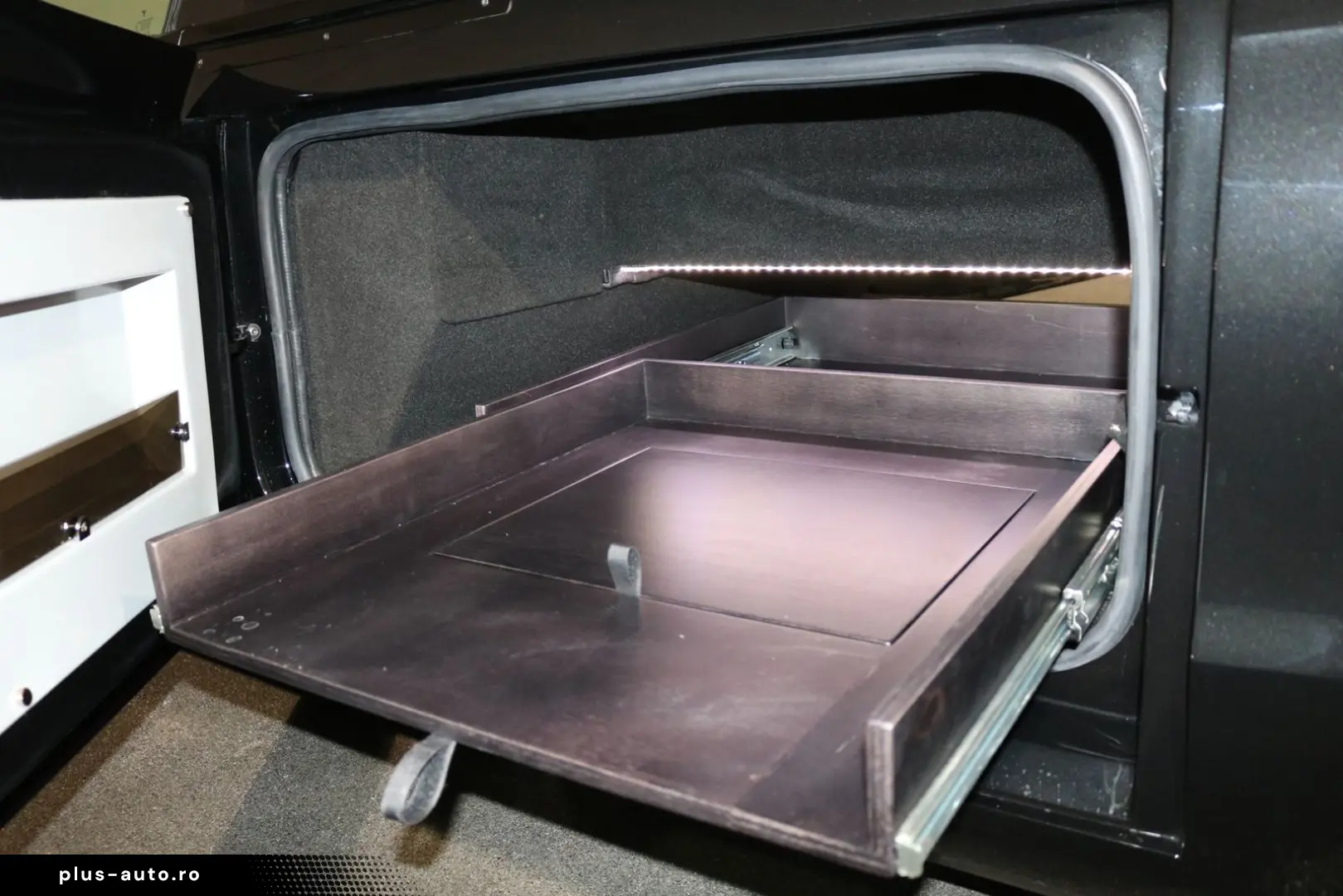 TESLA Hearse 3 Bestattungswagen Leichenwagen