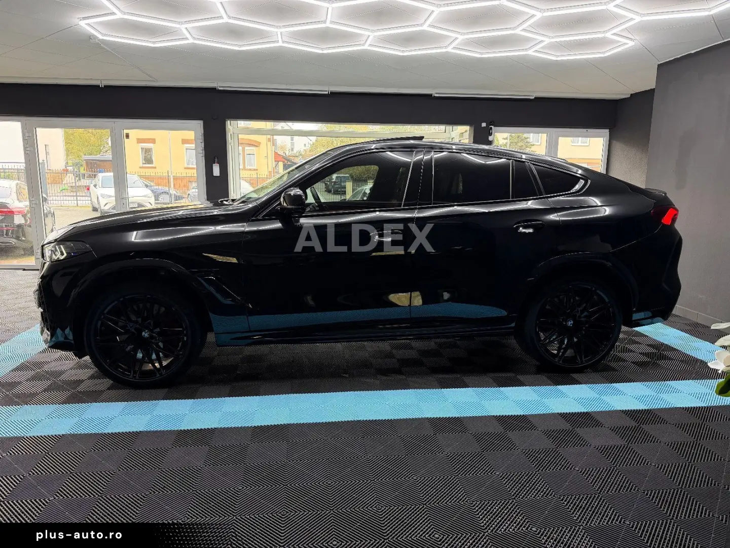 BMW X6 M Comp B&W SKYLOUNGE CARBON MASSAGE SOFT KEY