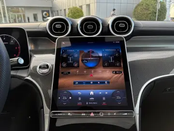 MERCEDES-BENZ GLC 300 d 4MATIC Coupé AMG AHK Pano Easy-P 360