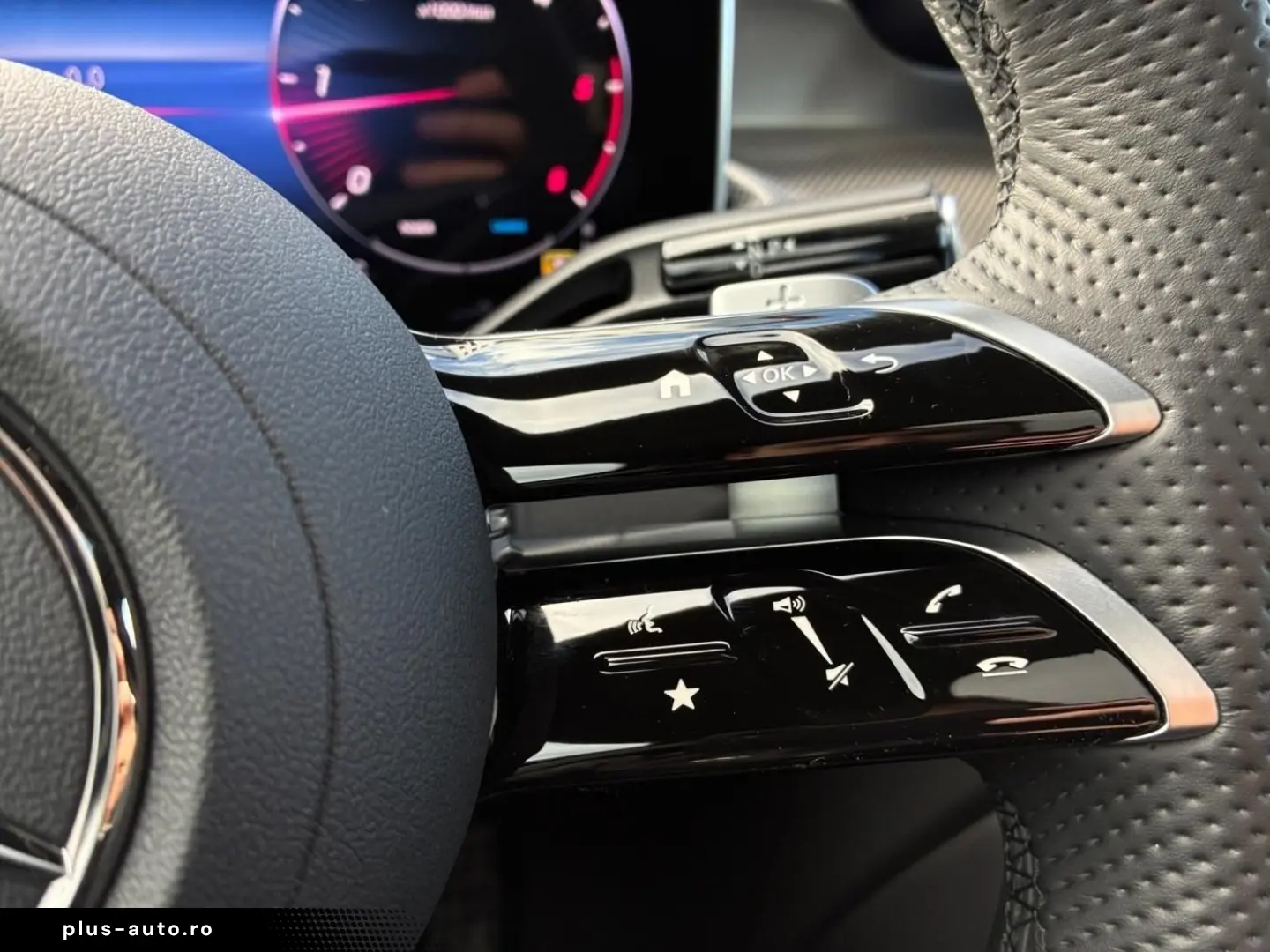 MERCEDES-BENZ GLC 300 d 4MATIC Coupé AMG AHK Pano Easy-P 360