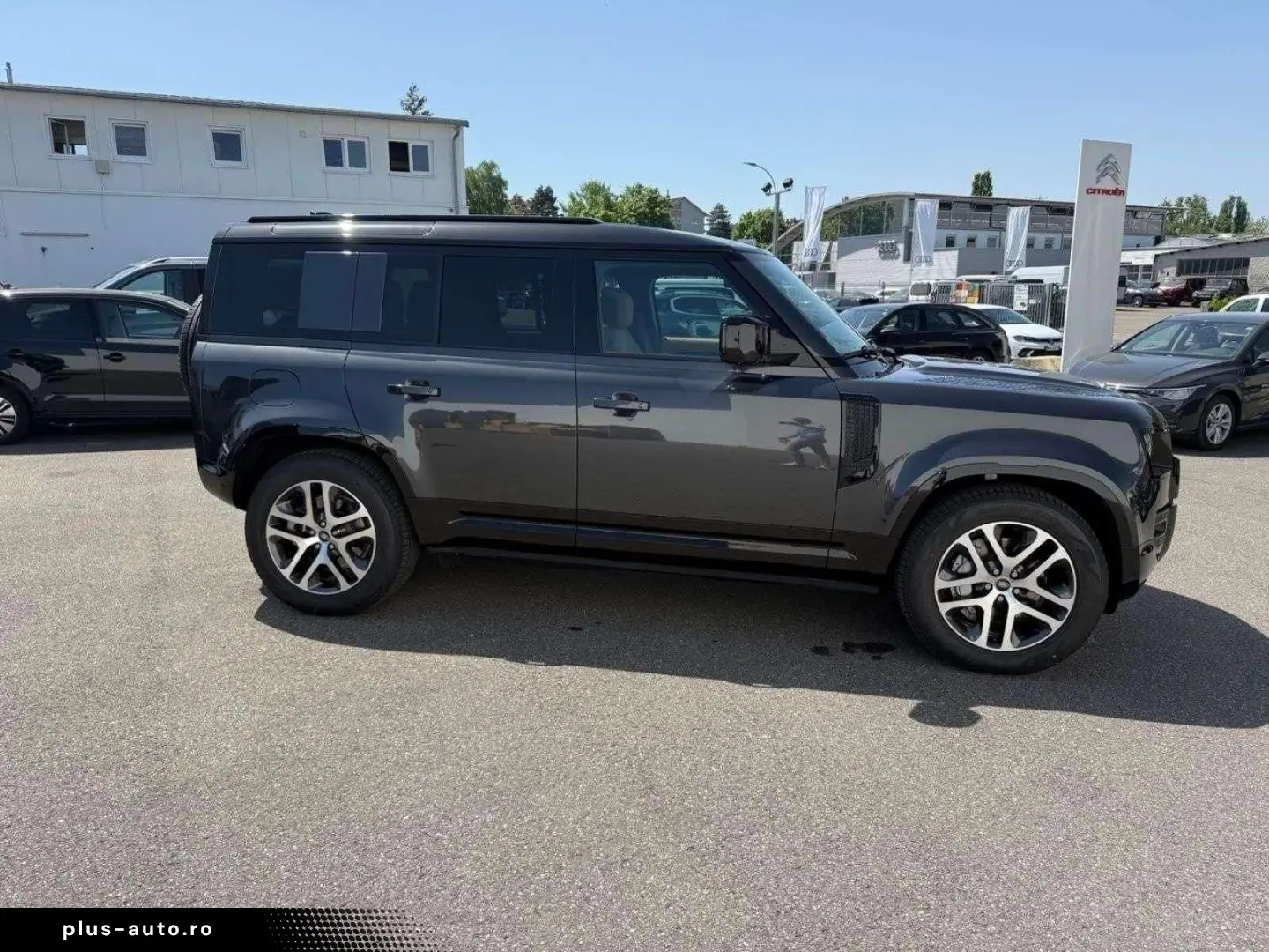 LAND ROVER Defender 110 D300 X-Dynamic HSE 7 Sitz BLACKPACK