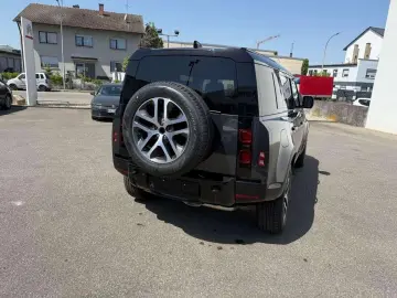 LAND ROVER Defender 110 D300 X-Dynamic HSE 7 Sitz BLACKPACK