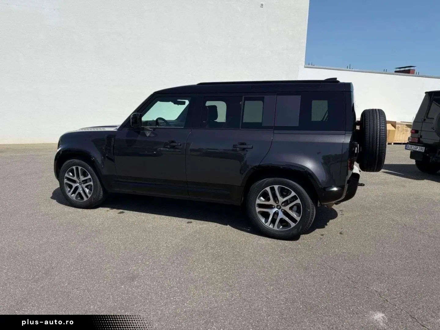 LAND ROVER Defender 110 D300 X-Dynamic HSE 7 Sitz BLACKPACK