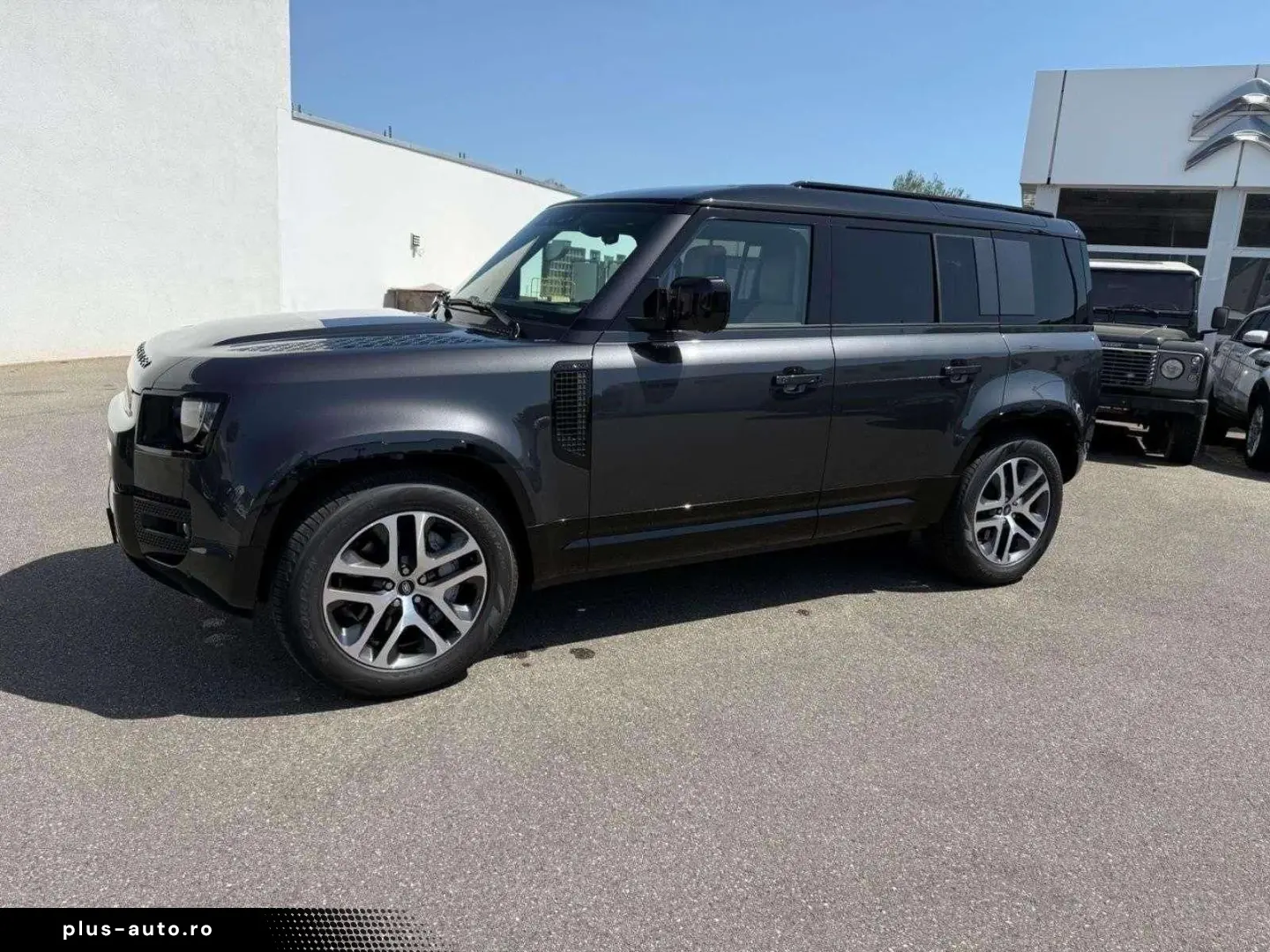 LAND ROVER Defender 110 D300 X-Dynamic HSE 7 Sitz BLACKPACK