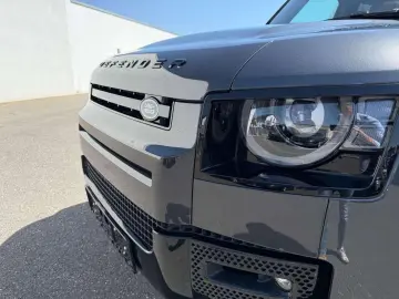 LAND ROVER Defender 110 D300 X-Dynamic HSE 7 Sitz BLACKPACK