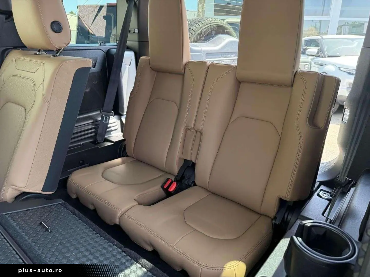 LAND ROVER Defender 110 D300 X-Dynamic HSE 7 Sitz BLACKPACK