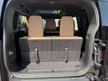 LAND ROVER Defender 110 D300 X-Dynamic HSE 7 Sitz BLACKPACK