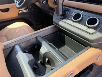 LAND ROVER Defender 110 D300 X-Dynamic HSE 7 Sitz BLACKPACK