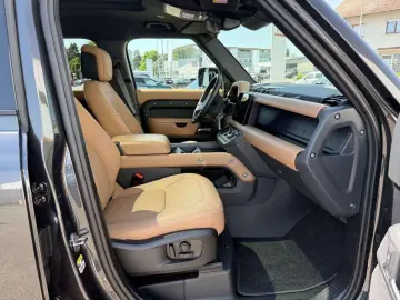 LAND ROVER Defender 110 D300 X-Dynamic HSE 7 Sitz BLACKPACK