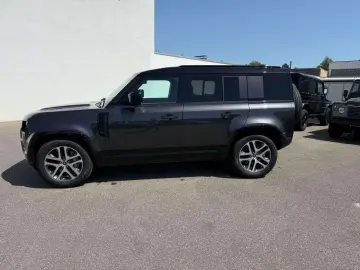 LAND ROVER Defender 110 D300 X-Dynamic HSE 7 Sitz BLACKPACK