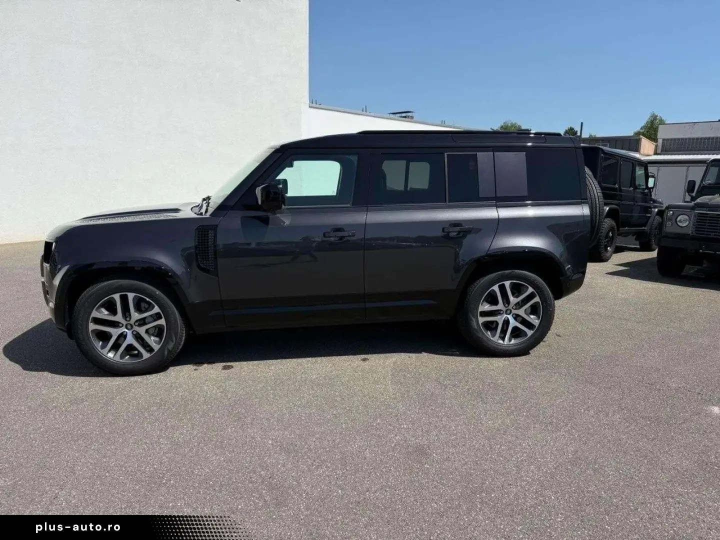 LAND ROVER Defender 110 D300 X-Dynamic HSE 7 Sitz BLACKPACK